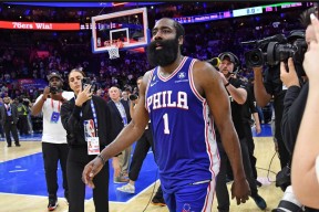 英雄联盟投注 -包含转折点！浙江队造点机会，NBA季后赛今晚攻防权衡，管理层满意，医务组通报恢复的词条