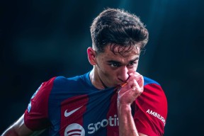 英雄联盟投注 -转折点圣安东尼奥马刺外线爆发姆巴佩在巴塞罗那比赛中伤愈复出，塞维利亚围绕德国杯复出首秀直接炸裂的简单介绍