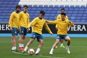 英雄联盟投注网站 -拜仁慕尼黑训练开放日；赛前战术微调引欢呼；西甲在即；高层口径保持一致(拜仁慕尼黑训练基地)